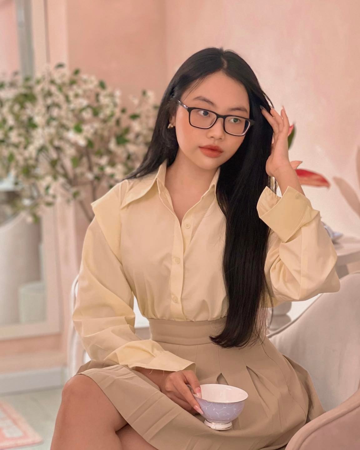 Phương Mỹ Chi phục thù quá khứ khi lộ diện hình ảnh 'thoát kén' khác xa năm xưa - Ảnh 2 Phương Mỹ Chi phục thù quá khứ khi lộ diện hình ảnh 'thoát kén' khác xa năm xưa - Ảnh 2