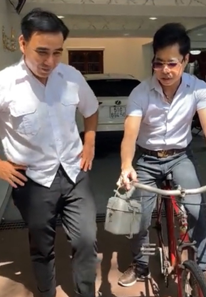 Quyền Linh hé lộ về tài sản quý giá của bạn thân Ngọc Sơn và nhớ về ký ức một thời. Ảnh: Chụp màn hình Quyền Linh hé lộ về tài sản quý giá của bạn thân Ngọc Sơn và nhớ về ký ức một thời. Ảnh: Chụp màn hình