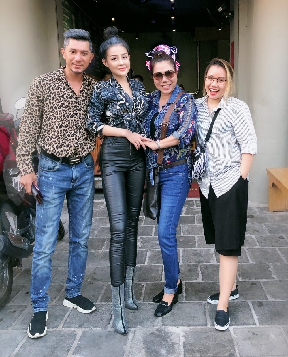 Nhưng giờ đây Ngân 98 được mẹ chồng tương lai hết lời khen ngợi. Ảnh: FBNV