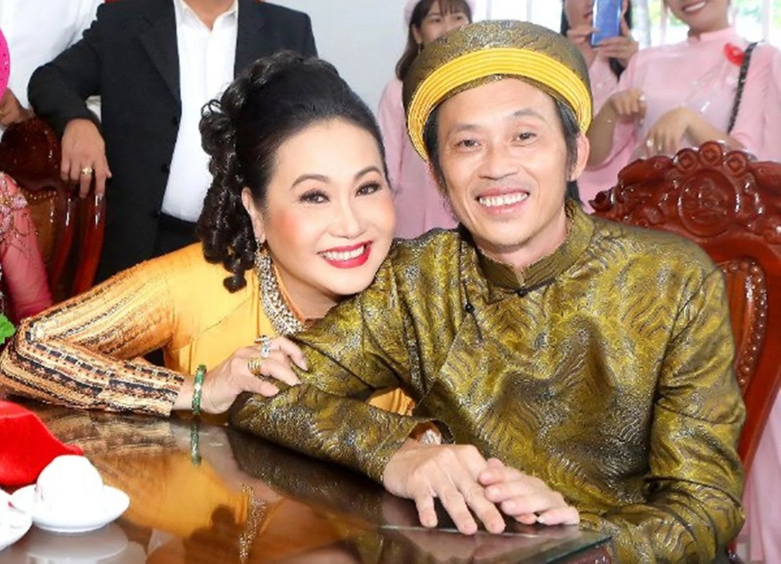 Sao Việt 10/3: Hari Won có 'con trai' nay đã phổng phao, Hoài Linh - Trấn Thành lộ 'bản chất' qua lời đồng nghiệp - Ảnh 3