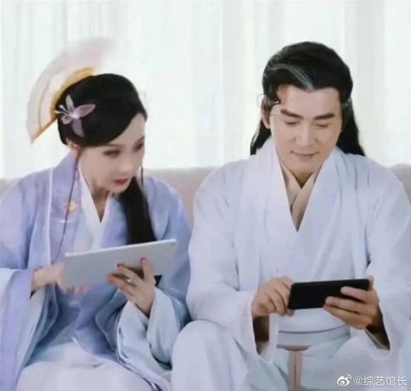 Nối gót 'Triển Chiêu' Hà Gia Kính, Tiêu Ân Tuấn nhận về cơn mưa lời khen với nhan sắc ở tuổi 54 - Ảnh 2 Nối gót 'Triển Chiêu' Hà Gia Kính, Tiêu Ân Tuấn nhận về cơn mưa lời khen với nhan sắc ở tuổi 54 - Ảnh 2