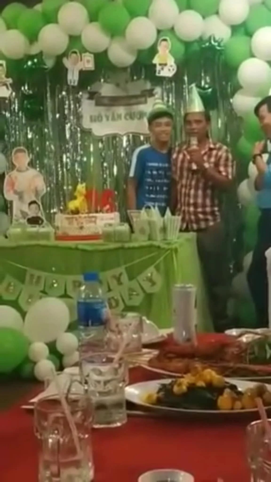 Sao Việt 12/3: Hồ Văn Cường đón sinh nhật đầu tiên thiếu Phi Nhung, 'hoàng tử sơn ca' Quang Vinh khoe 'con trai' - ảnh 1