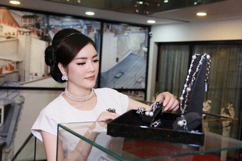 Lý Nhã Kỳ được mệnh danh là nữ đại gia kim cương. Ảnh: Internet Lý Nhã Kỳ được mệnh danh là nữ đại gia kim cương. Ảnh: Internet