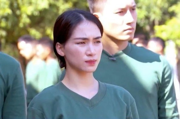Hòa Minzy có động thái gây chú ý sau lời chê bai làm lố ở 'Sao nhập ngũ' - Ảnh 1 Hòa Minzy có động thái gây chú ý sau lời chê bai làm lố ở 'Sao nhập ngũ' - Ảnh 1