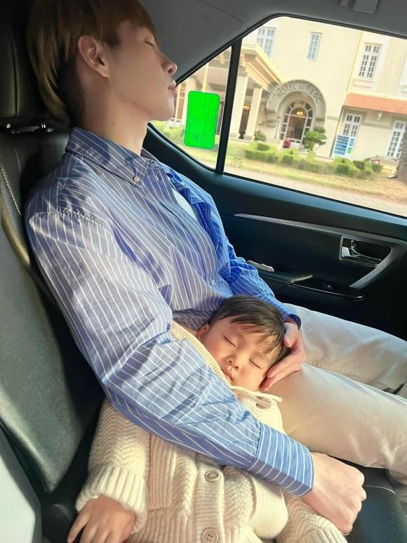 Chia tay Hòa Minzy, đại gia Minh Hải bất ngờ đăng đàn 'tính sổ' với Đức Phúc và Erik - Ảnh 1 Chia tay Hòa Minzy, đại gia Minh Hải bất ngờ đăng đàn 'tính sổ' với Đức Phúc và Erik - Ảnh 1