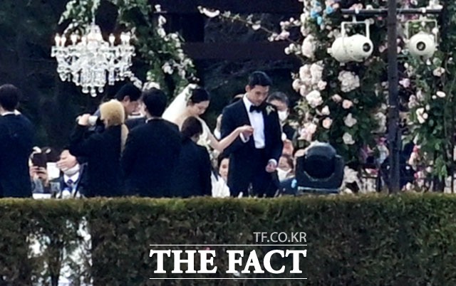 TRỰC TIẾP đám cưới Hyun Bin và Son Ye Jin: Lộ nội dung cuộc hội thoại xúc động của Hyun Bin với bố vợ khiến Son Ye Jin rơi lệ 6