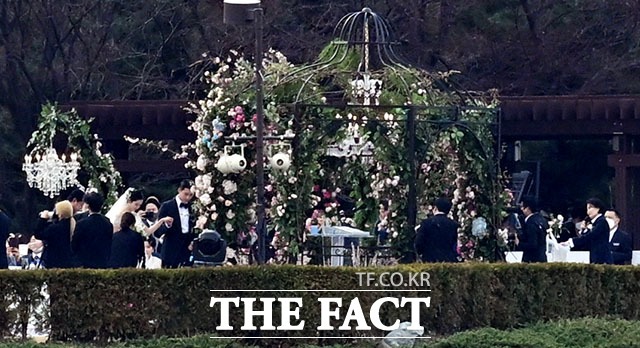 TRỰC TIẾP đám cưới Hyun Bin và Son Ye Jin: Lộ nội dung cuộc hội thoại xúc động của Hyun Bin với bố vợ khiến Son Ye Jin rơi lệ 7