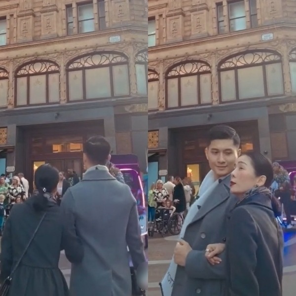 Lệ Quyên và Lâm Bảo Châu thoải mái thể hiện tình cảm trên đường phố nước Anh. Ảnh: FBNV