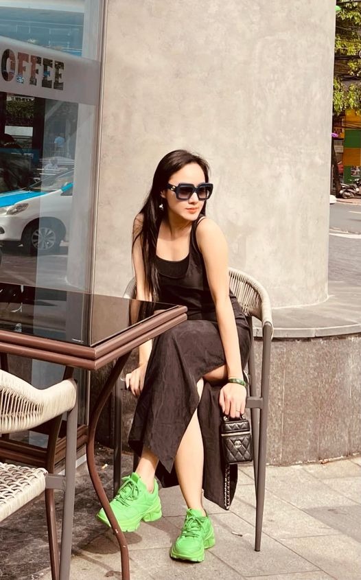 BTV Hoài Anh với một phong cách rất khác nhận được nhiều lời khen ngợi của bạn bè, khán giả. Ảnh: FBNV BTV Hoài Anh với một phong cách rất khác nhận được nhiều lời khen ngợi của bạn bè, khán giả. Ảnh: FBNV