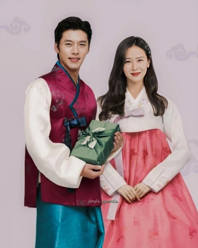 Hyun Bin và Son Ye Jin đã có 1 đám cưới trước gia đình. Ảnh: Internet