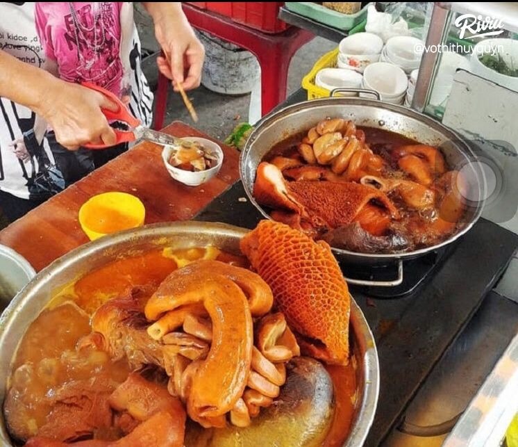 10 địa điểm ăn uống Sài Gòn nức tiếng: Thiên đường ẩm thực ngon - bổ - rẻ chính là đây! 7