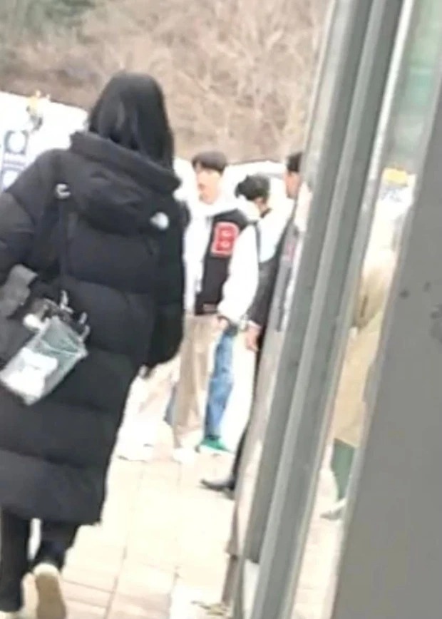 Diện mạo cực trẻ trung của Song Joong Ki trong tác phẩm mới. Ảnh: Internet