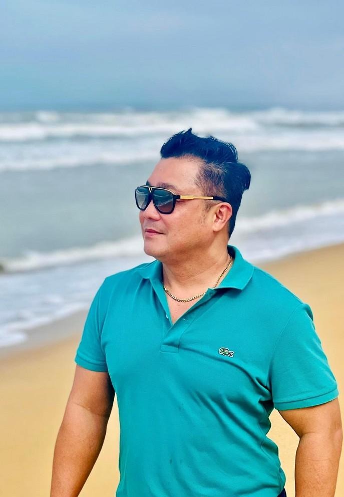 Lý Hùng phong độ ở tuổi 53. Ảnh: FBNV Lý Hùng phong độ ở tuổi 53. Ảnh: FBNV