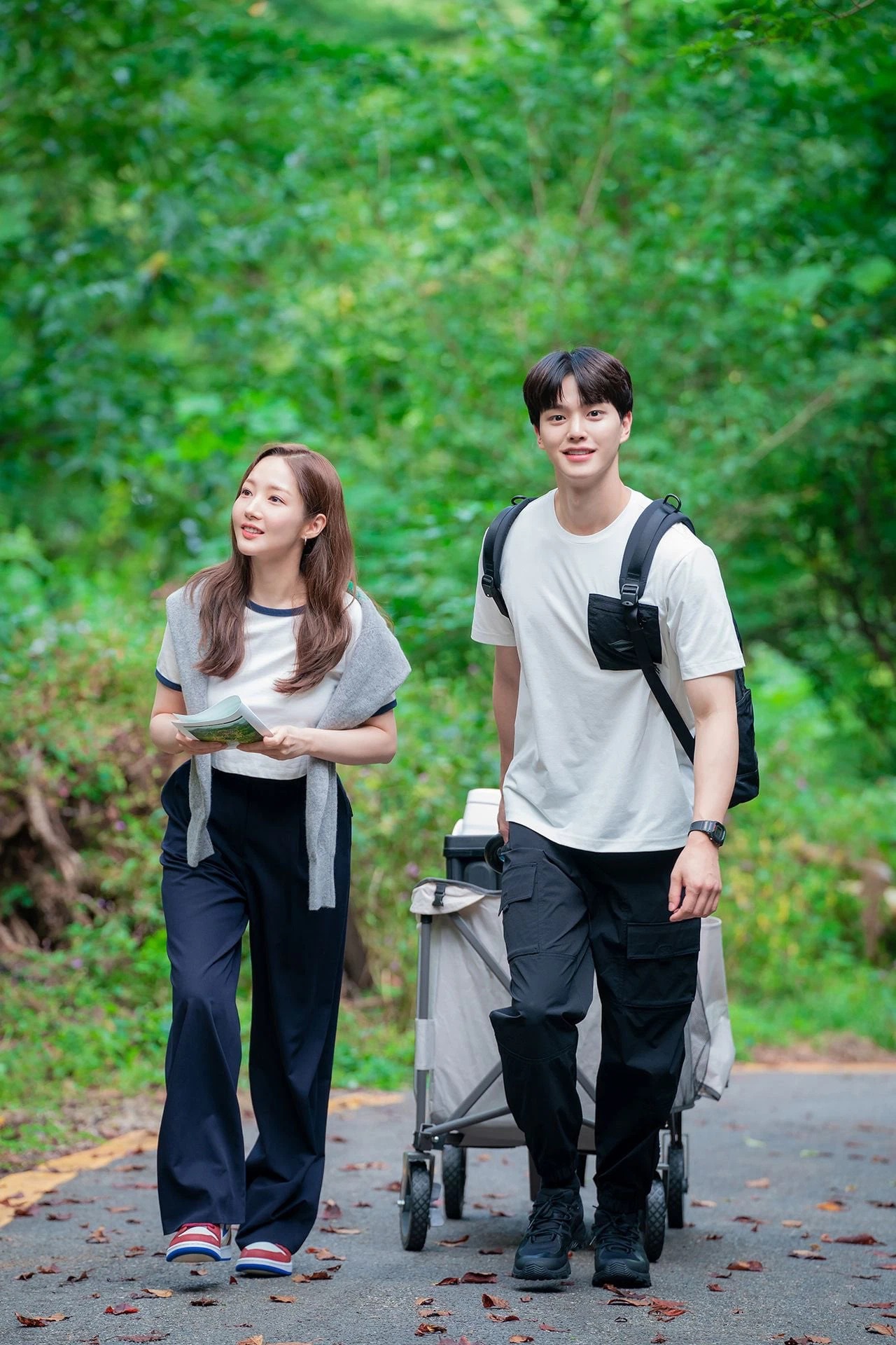 Top 5 phim Hàn đề tài hẹn hò chốn công sở trên Netflix: Hot nhất là phim của trai đẹp Ahn Hyo Seop 6