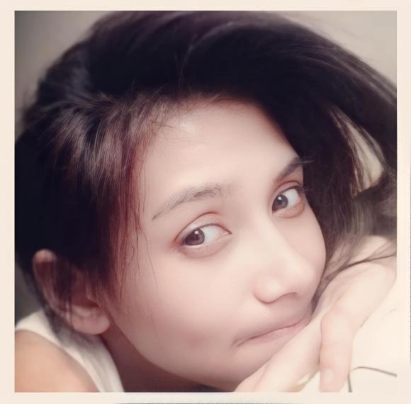 Võ Hoàng Yến gây đắm đuối với nhan sắc thuở còn thiếu nữ. Ảnh: FBNV Võ Hoàng Yến gây đắm đuối với nhan sắc thuở còn thiếu nữ. Ảnh: FBNV