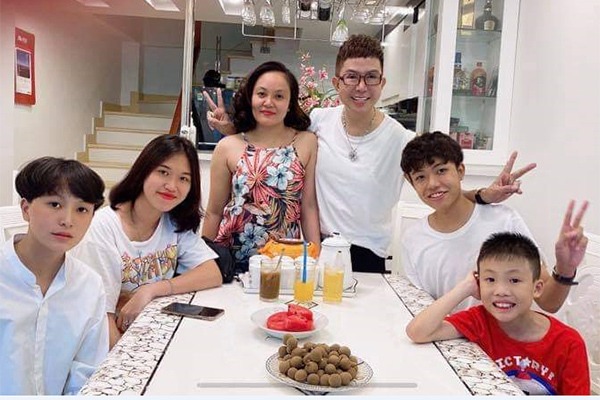 Công khai bí mật tình yêu từng giấu kín, Long Nhật khiến Hiền Mai nuối tiếc khi không thể nói lời yêu - Ảnh 1 Công khai bí mật tình yêu từng giấu kín, Long Nhật khiến Hiền Mai nuối tiếc khi không thể nói lời yêu - Ảnh 1