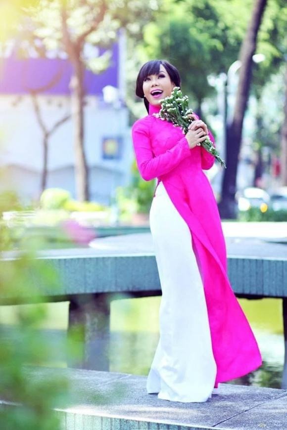 Việt Hương tự tay phanh phui sự thật quá khứ, khoảnh khắc chưa từng công bố khiến ai nấy đều bất ngờ - Ảnh 1 Việt Hương tự tay phanh phui sự thật quá khứ, khoảnh khắc chưa từng công bố khiến ai nấy đều bất ngờ - Ảnh 1