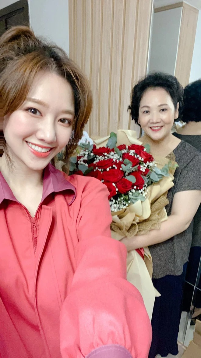 Trấn Thành thể hiện tình cảm với người đặc biệt không phải Hari Won, cách xưng hô khiến dân tình ngã ngửa - Ảnh 2 Trấn Thành thể hiện tình cảm với người đặc biệt không phải Hari Won, cách xưng hô khiến dân tình ngã ngửa - Ảnh 2