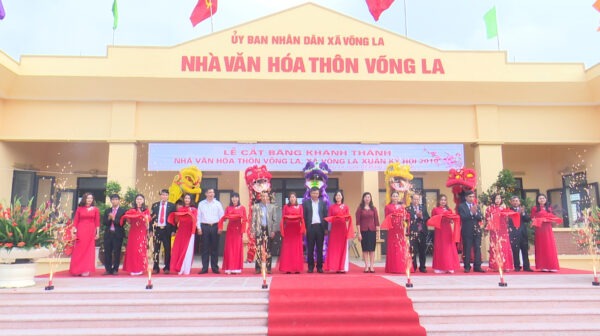 Đông Anh là một trong nhiều địa phương thực hiện hiệu quả việc phủ sóng thiết chế văn hóa thôn, làng. Đông Anh là một trong nhiều địa phương thực hiện hiệu quả việc phủ sóng thiết chế văn hóa thôn, làng.