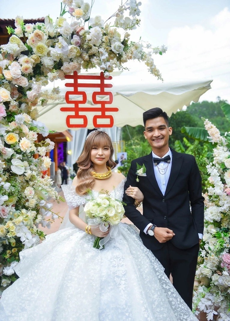 Mạc Văn Khoa và Thảo Vy trong hôn lễ tại Hải Dương. Ảnh: Internet Mạc Văn Khoa và Thảo Vy trong hôn lễ tại Hải Dương. Ảnh: Internet