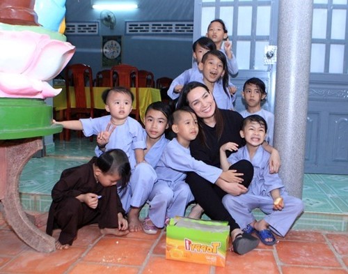 Gần 1 năm Phi Nhung qua đời, người thân cận bỗng phơi bày một sự thật của cố ca sĩ ra ánh sáng - Ảnh 1 Gần 1 năm Phi Nhung qua đời, người thân cận bỗng phơi bày một sự thật của cố ca sĩ ra ánh sáng - Ảnh 1