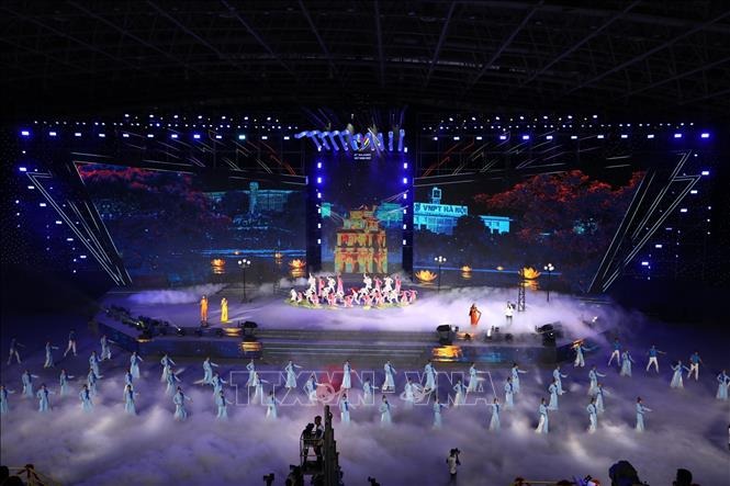 Lễ bế mạc SEA Games 31: Lời tạm biệt rực rỡ sắc màu Việt Nam - Ảnh 2 Lễ bế mạc SEA Games 31: Lời tạm biệt rực rỡ sắc màu Việt Nam - Ảnh 2