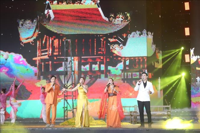 Lễ bế mạc SEA Games 31: Lời tạm biệt rực rỡ sắc màu Việt Nam - Ảnh 5 Lễ bế mạc SEA Games 31: Lời tạm biệt rực rỡ sắc màu Việt Nam - Ảnh 5