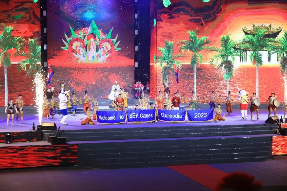 Lễ bế mạc SEA Games 31: Lời tạm biệt rực rỡ sắc màu Việt Nam - Ảnh 8 Lễ bế mạc SEA Games 31: Lời tạm biệt rực rỡ sắc màu Việt Nam - Ảnh 8