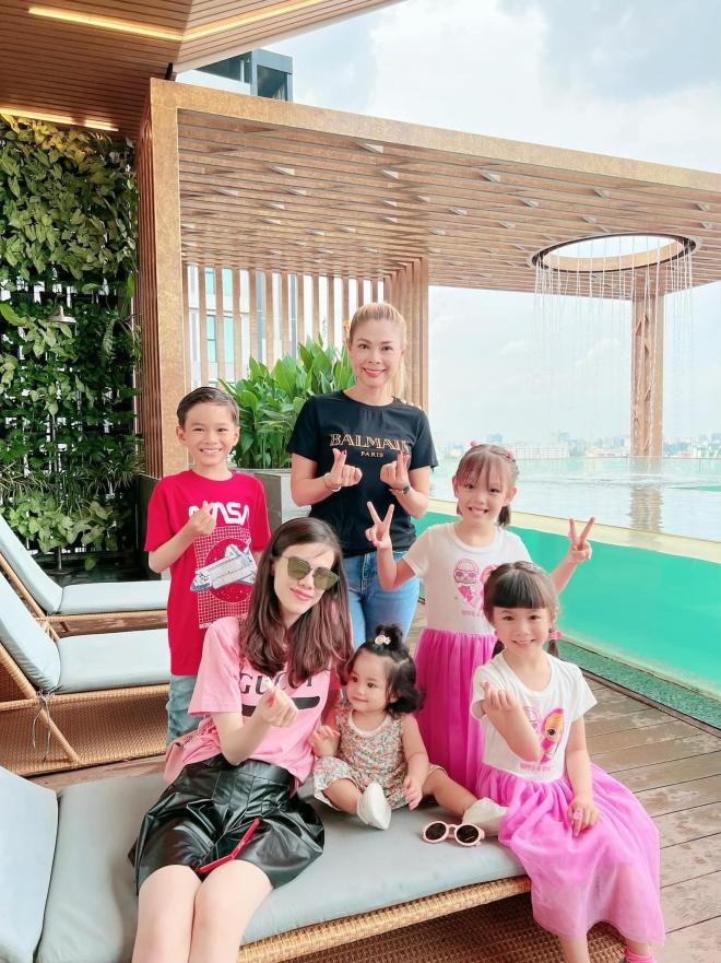 Em gái Thanh Thảo xuất hiện cạnh con trai ruột. Ảnh: FBNV Em gái Thanh Thảo xuất hiện cạnh con trai ruột. Ảnh: FBNV