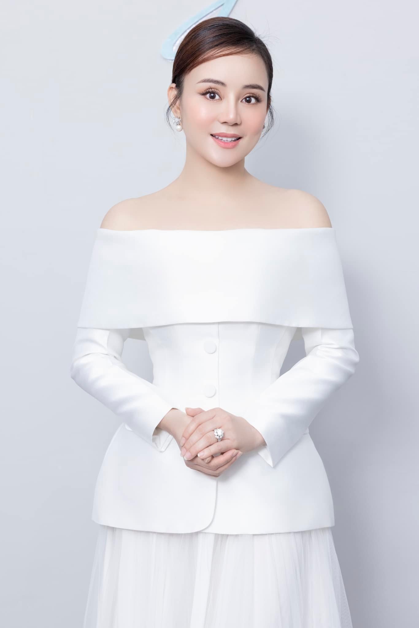 Giải trí Việt 14/6: NSND Việt Anh có động thái âm thầm sau sự việc của Hữu Tín, Đức Phúc báo hiếu cha mẹ - Ảnh 2 Giải trí Việt 14/6: NSND Việt Anh có động thái âm thầm sau sự việc của Hữu Tín, Đức Phúc báo hiếu cha mẹ - Ảnh 2