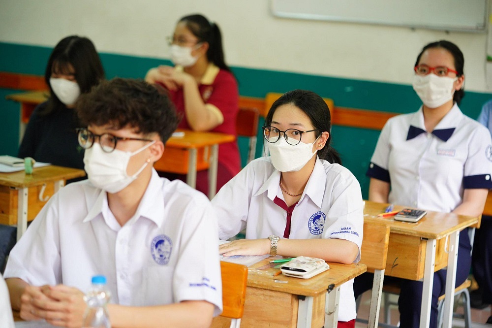 Cập nhật lịch học mới nhất của học sinh Hà Nội: Nhiều trường THPT hoãn mở cửa ngày mai 1
