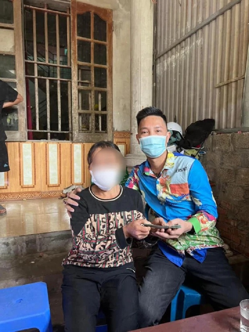 Tranh cãi Huấn Hoa Hồng tặng 40 triệu cho em gái bị shop Mai Hường làm nhục vì trộm váy 4 Tranh cãi Huấn Hoa Hồng tặng 40 triệu cho em gái bị shop Mai Hường làm nhục vì trộm váy 4