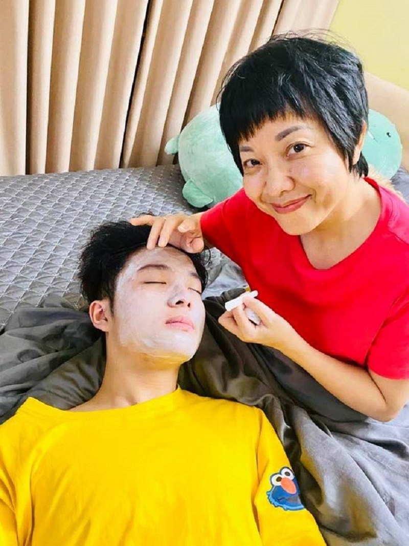 MC Thảo Vân được dân mạng ngưỡng mộ bởi cách giáo dục con đặc biệt, thay vì chỉ làm mẹ, chị chọn làm bạn (Ảnh FBNV) MC Thảo Vân được dân mạng ngưỡng mộ bởi cách giáo dục con đặc biệt, thay vì chỉ làm mẹ, chị chọn làm bạn (Ảnh FBNV)