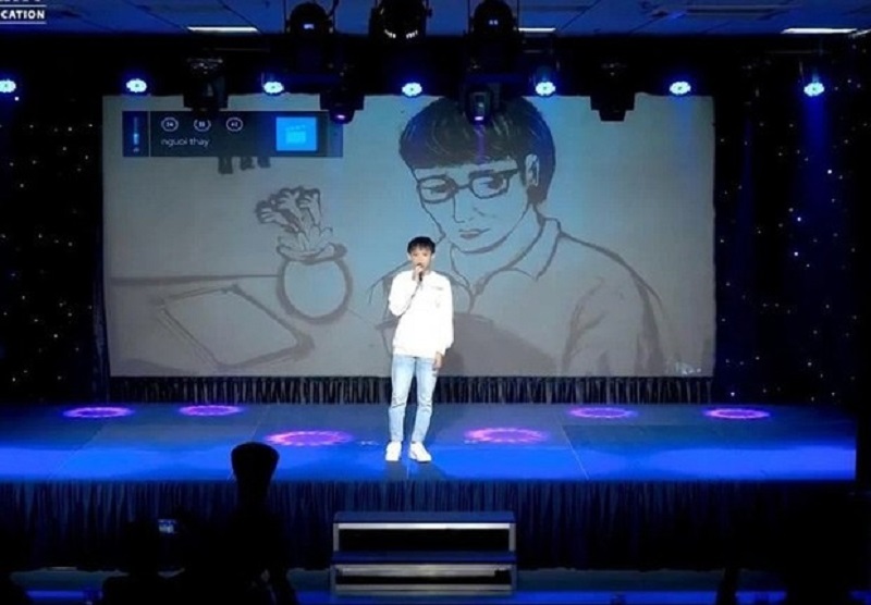 Lộ ảnh chụp lén mới nhất của Hồ Văn Cường, gầy rộc thấy rõ hậu rời nhà mẹ nuôi Phi Nhung - Ảnh 1 Lộ ảnh chụp lén mới nhất của Hồ Văn Cường, gầy rộc thấy rõ hậu rời nhà mẹ nuôi Phi Nhung - Ảnh 1