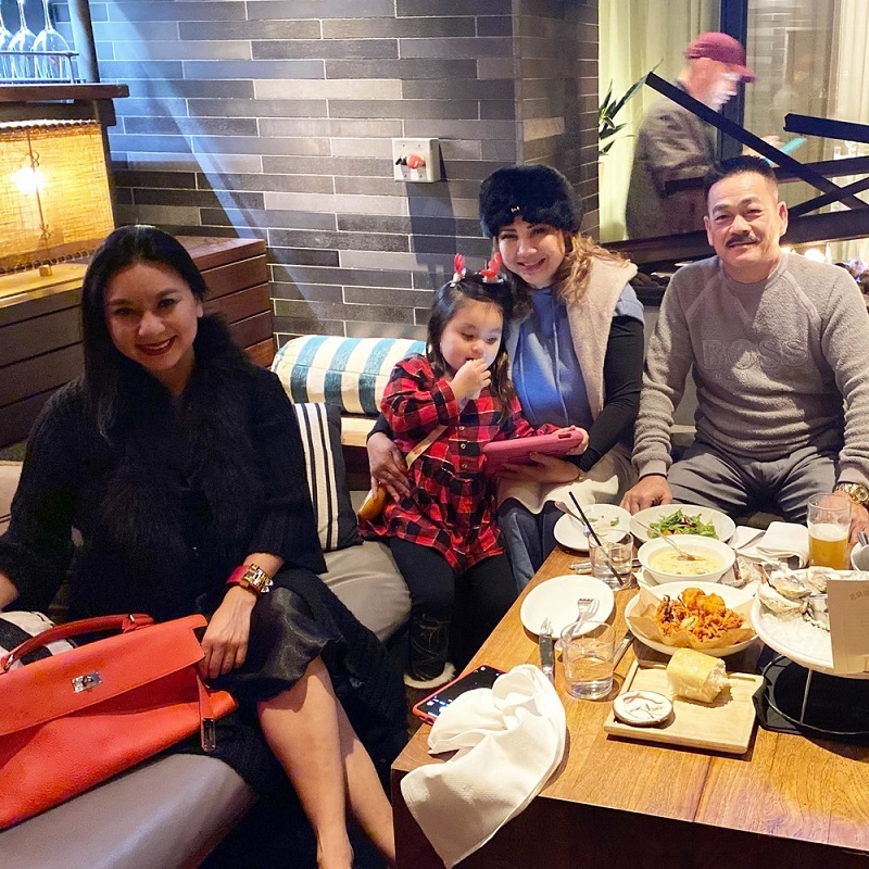 Tình cũ Lý Hùng bồi hồi nhớ về kỷ niệm với người cha quá cố, fan thổn thức - Ảnh 2 Tình cũ Lý Hùng bồi hồi nhớ về kỷ niệm với người cha quá cố, fan thổn thức - Ảnh 2