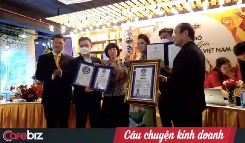 2 quý tử nhà ông Đặng Lê Nguyên Vũ, bà Lê Hoàng Diệp Thảo lần đầu lộ diện gây sốt (Ảnh Cafebiz) 2 quý tử nhà ông Đặng Lê Nguyên Vũ, bà Lê Hoàng Diệp Thảo lần đầu lộ diện gây sốt (Ảnh Cafebiz)
