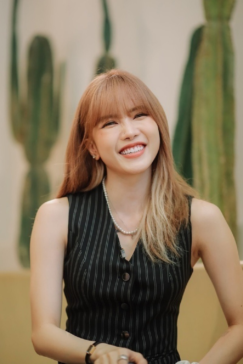 Thiều Bảo Trâm thời gian gần đây thích cười rạng rỡ hơn (Ảnh FBNV) Thiều Bảo Trâm thời gian gần đây thích cười rạng rỡ hơn (Ảnh FBNV)