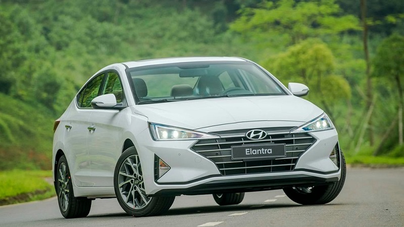 Siêu hot: Hyundai Elantra giảm gần trăm triệu gây áp lực cho Kia K3, Toyota Corolla Altis - Ảnh 1 Siêu hot: Hyundai Elantra giảm gần trăm triệu gây áp lực cho Kia K3, Toyota Corolla Altis - Ảnh 1