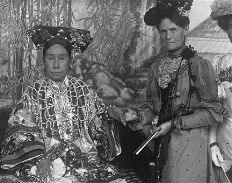 Vén màn tấm chăn khiến Từ Hy Thái hậu 'hồi sinh' dù đã ra đi 'chân lạnh toát' - Ảnh 3 Vén màn tấm chăn khiến Từ Hy Thái hậu 'hồi sinh' dù đã ra đi 'chân lạnh toát' - Ảnh 3