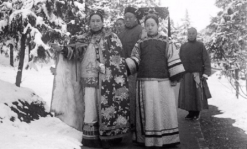 Vén màn tấm chăn khiến Từ Hy Thái hậu 'hồi sinh' dù đã ra đi 'chân lạnh toát' - Ảnh 2 Vén màn tấm chăn khiến Từ Hy Thái hậu 'hồi sinh' dù đã ra đi 'chân lạnh toát' - Ảnh 2