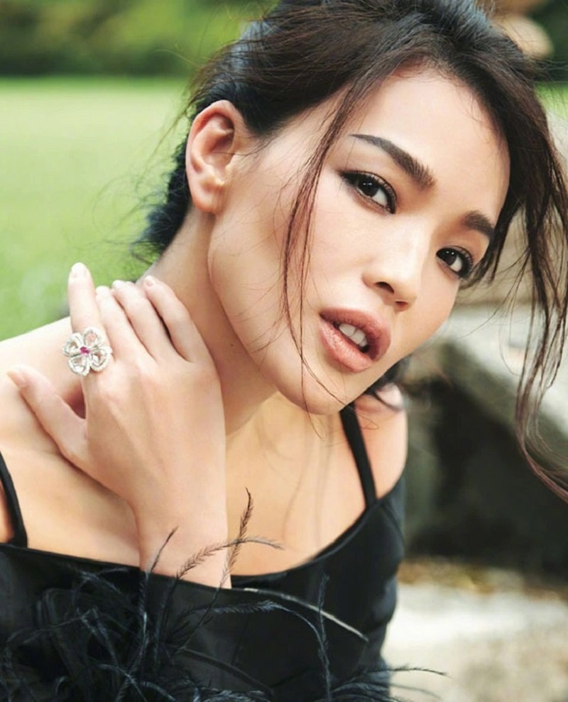 'Gái hư' Thư Kỳ khoe sắc vóc quyến rũ khó tin ở tuổi 46, dân tình xuýt xoa một chi tiết - Ảnh 1 'Gái hư' Thư Kỳ khoe sắc vóc quyến rũ khó tin ở tuổi 46, dân tình xuýt xoa một chi tiết - Ảnh 1