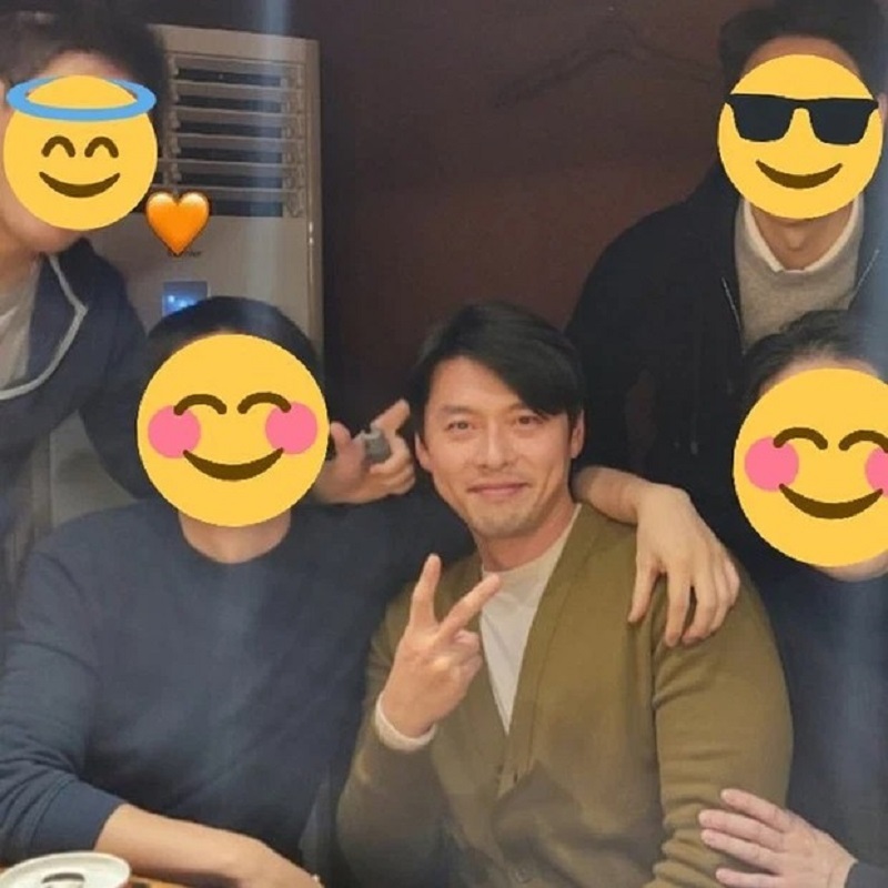 Hyun Bin trông già đi thấy rõ qua ảnh chụp cùng bạn bè Hyun Bin trông già đi thấy rõ qua ảnh chụp cùng bạn bè