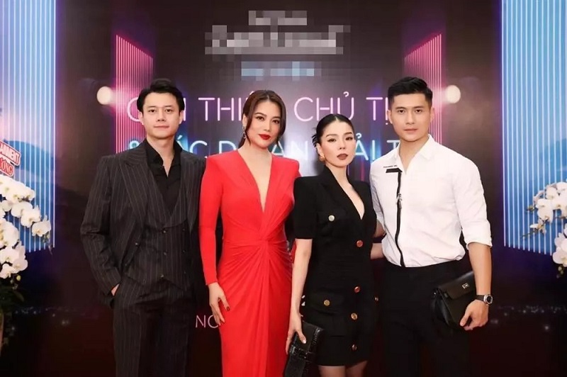 Cuộc đụng độ bất ngờ giữa 2 'phi công' trẻ của Lệ Quyên và Trương Ngọc Ánh Cuộc đụng độ bất ngờ giữa 2 'phi công' trẻ của Lệ Quyên và Trương Ngọc Ánh