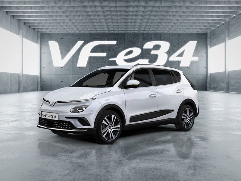 Cận cảnh chiếc VinFast VF e34 đầu tiên của tỷ phú Phạm Nhật Vượng trở thành xe taxi Cận cảnh chiếc VinFast VF e34 đầu tiên của tỷ phú Phạm Nhật Vượng trở thành xe taxi