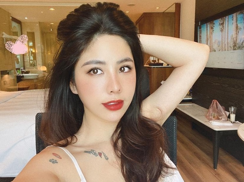Ngắm nhan sắc xinh đẹp của nữ cơ phó U40 'đẹp nhất Việt Nam' - Ảnh 2 Ngắm nhan sắc xinh đẹp của nữ cơ phó U40 'đẹp nhất Việt Nam' - Ảnh 2