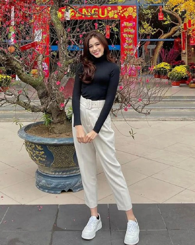 Phong cách đời thường của Đỗ Thị Hà (Ảnh FBNV)