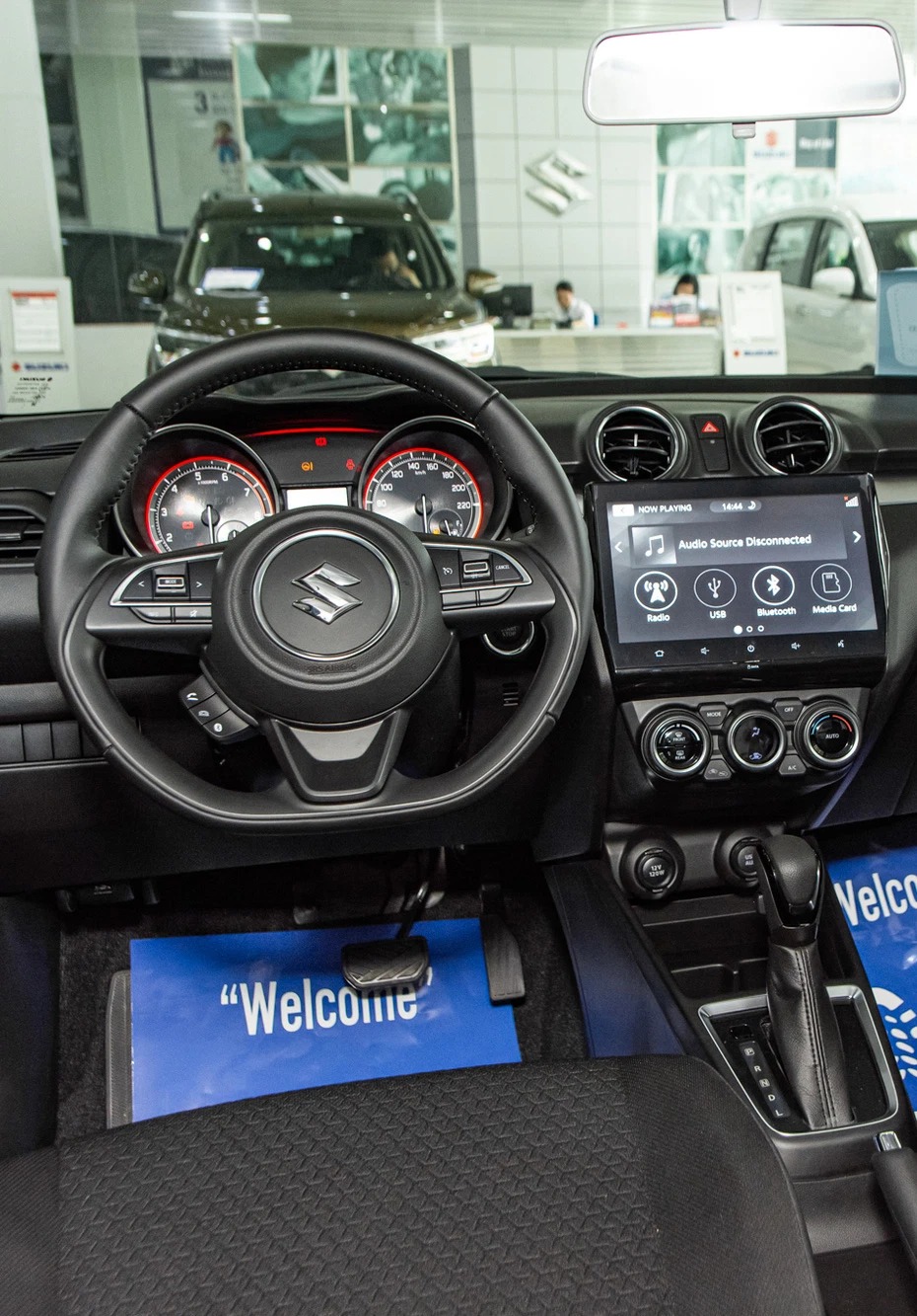 Xả kho giảm giá cực mạnh, Suzuki Swift về ngay mức giá không tưởng - Ảnh 3