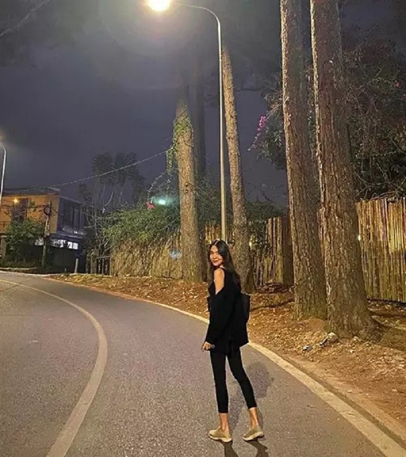 Đã gầy Hà Tăng còn chuộng đồ đen Đã gầy Hà Tăng còn chuộng đồ đen
