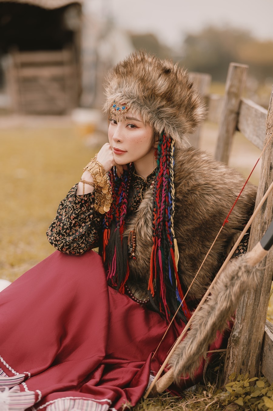 'Cá sấu chúa' Quỳnh Nga biến hóa thành gái Mông Cổ, kín đáo nhưng vẫn xinh đẹp - Ảnh 5