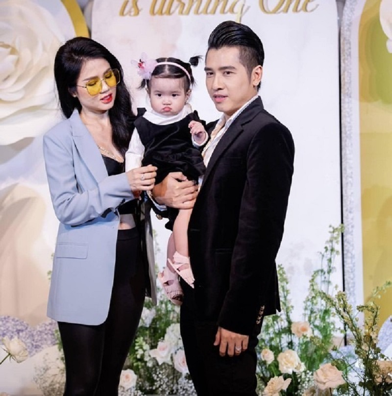 Sarah là con gái của chị gái Ngọc Trinh (Ảnh FBNV) Sarah là con gái của chị gái Ngọc Trinh (Ảnh FBNV)